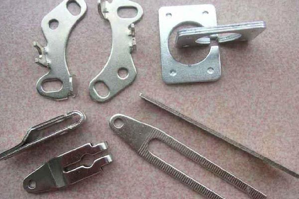 五金沖壓件搬運(yùn)存儲(chǔ)注意事項(xiàng)